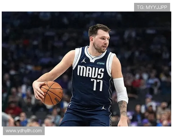 东契奇与邓恩的恩怨引发关注里夫斯表示不愿介入但觉得很有趣